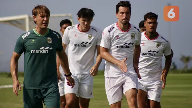 John Herdman Puji Komitmen Mitchell Baker Usai Resmi Jadi WNI