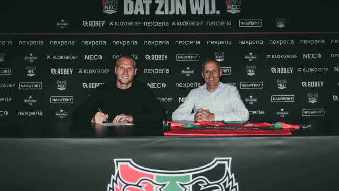 NEC Nijmegen Resmi Rekrut Bek Serba Bisa Mitchel Bakker Hingga 2027